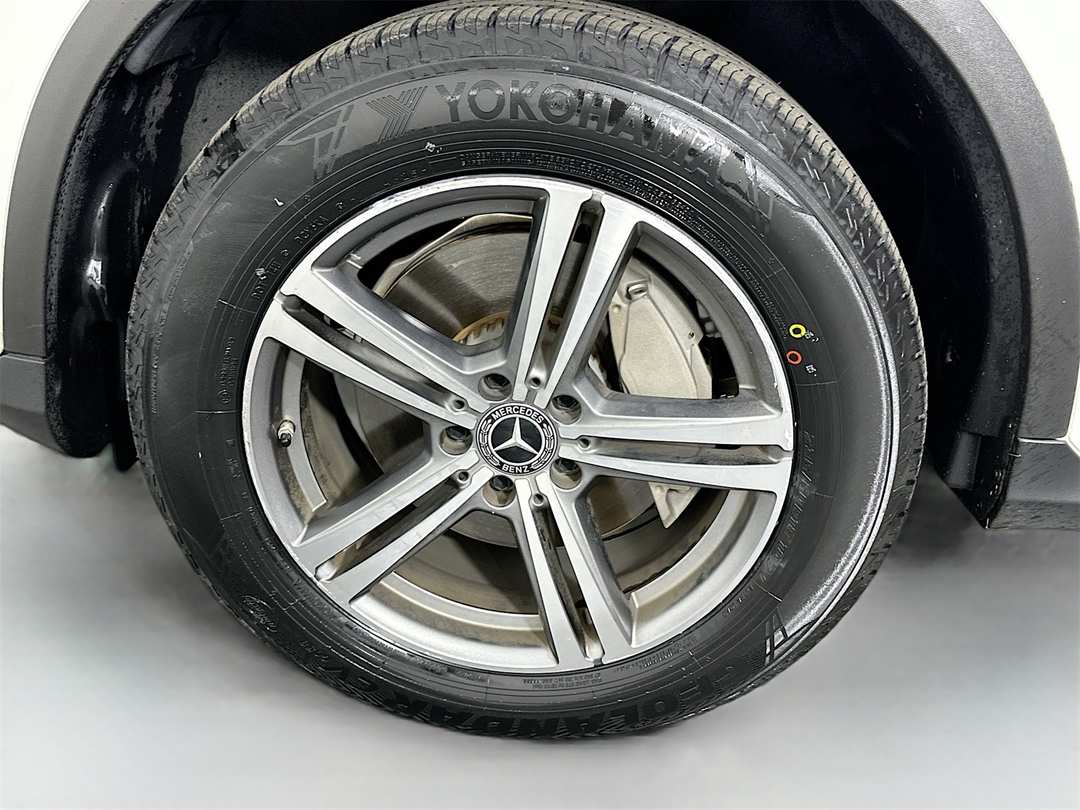 2020 Mercedes-Benz GLC GLC 300 - Image 28