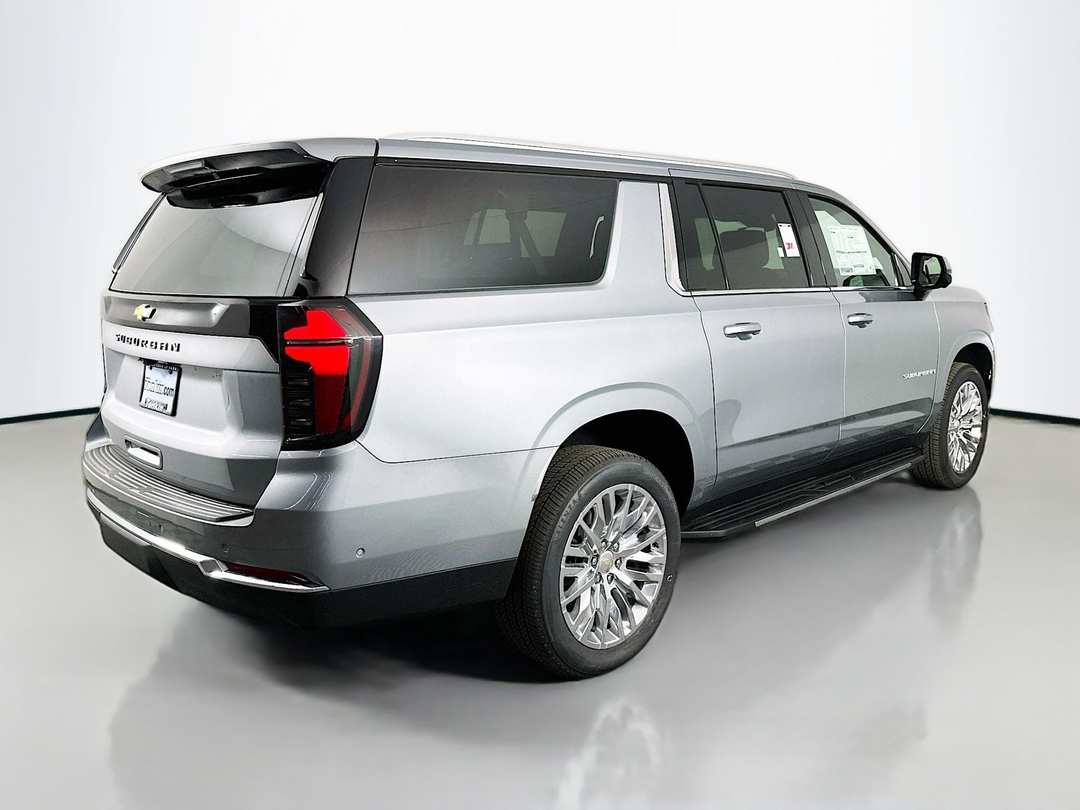 2025 Chevrolet Suburban LS - Image 7