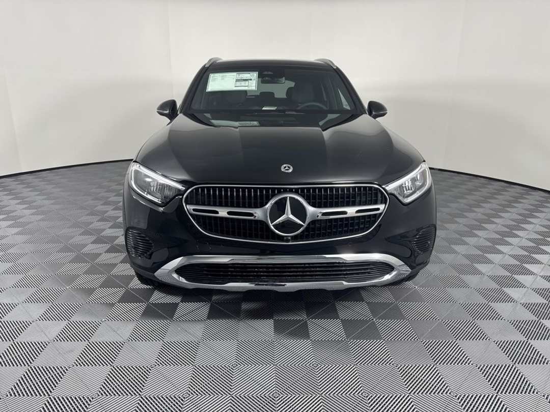 2026 Mercedes-Benz GLC 300 - Image 2