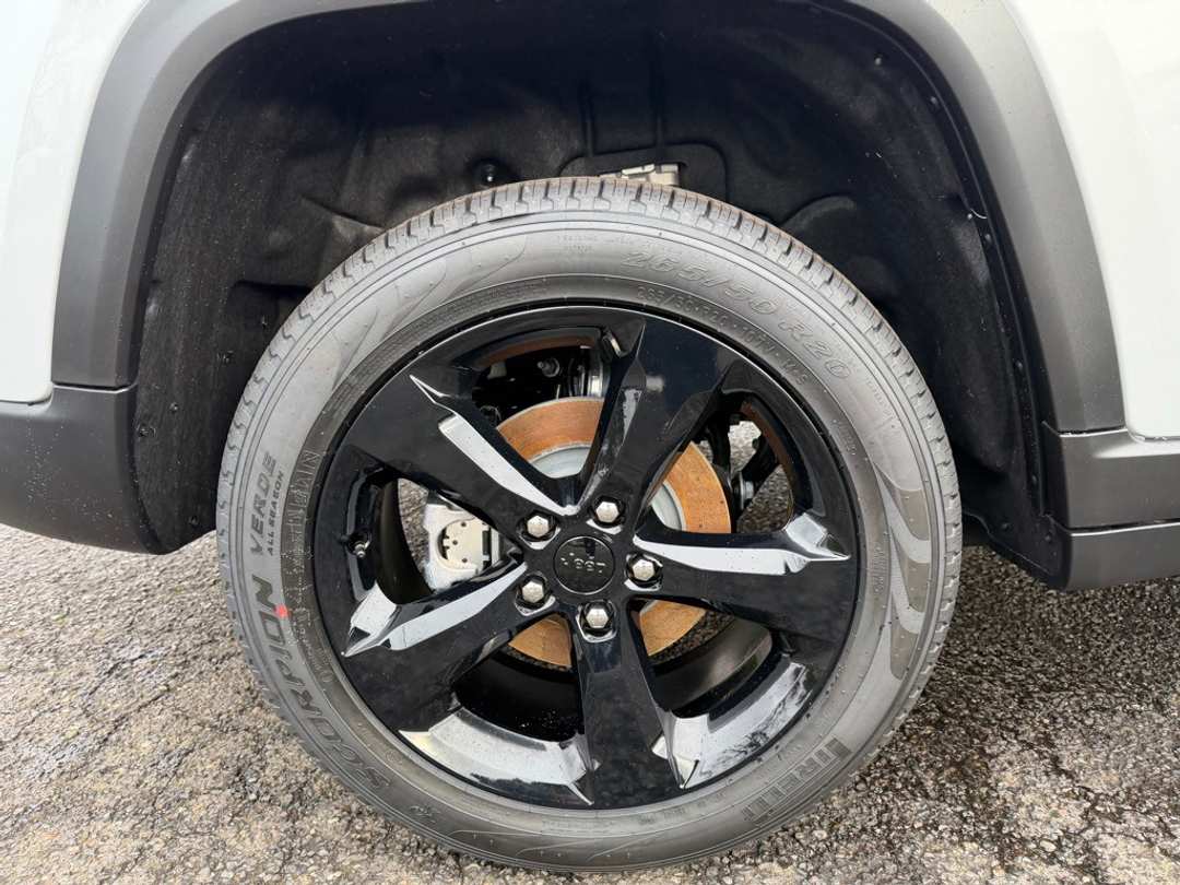 2025 Jeep Grand Cherokee Limited - Image 10