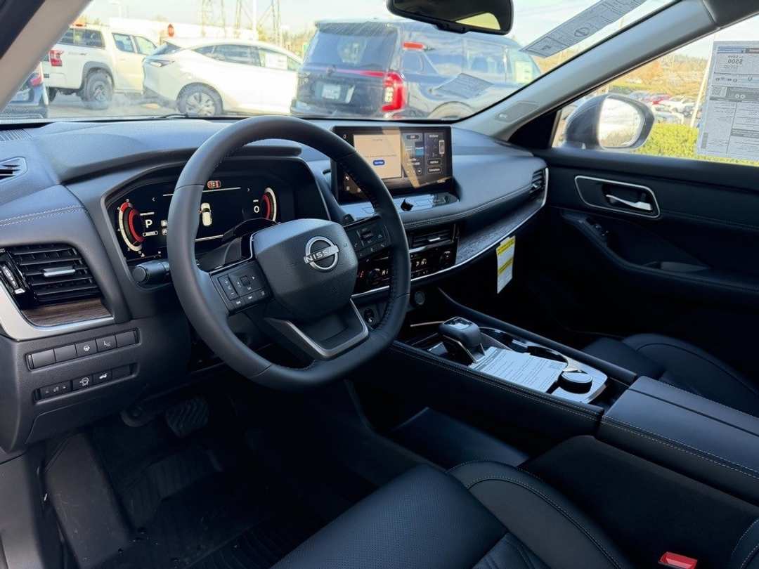 2026 Nissan Rogue Platinum - Image 19