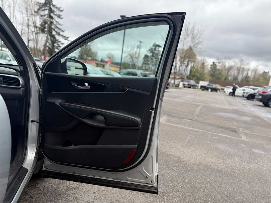 2017 Kia Sorento LX - Image 17