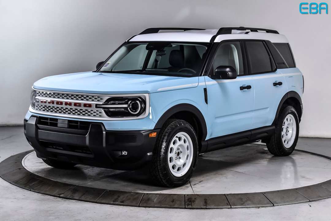 2025 Ford Bronco Sport Heritage - Image 2