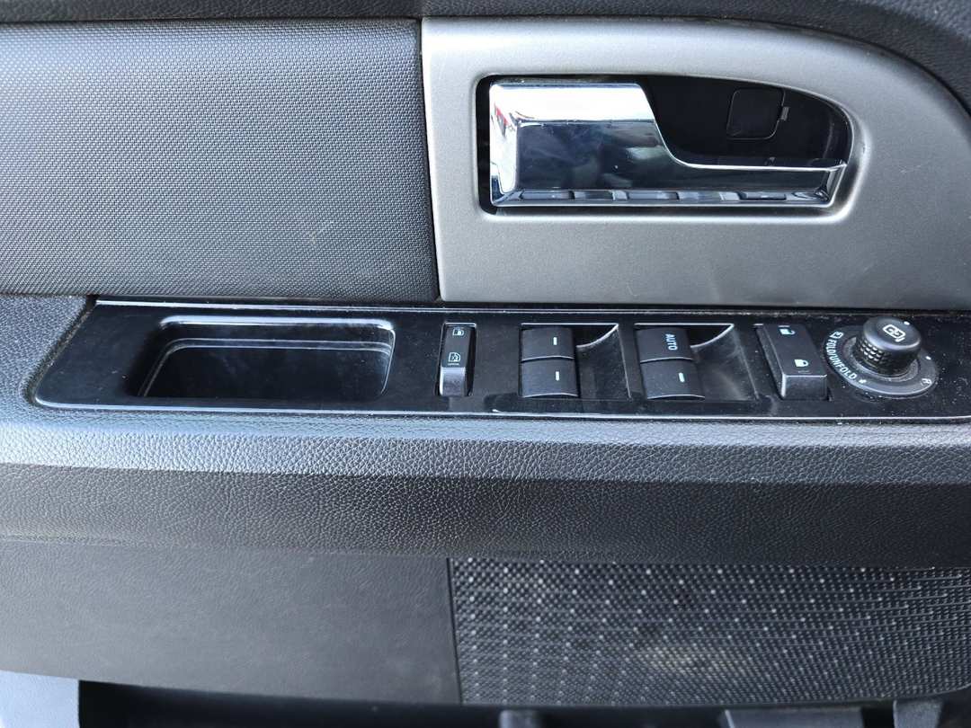 2013 Ford Expedition El Limited - Image 10