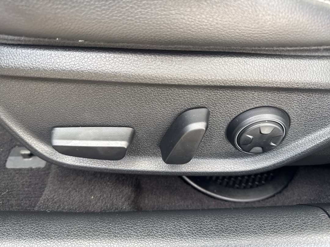 2019 Genesis G70 2.0T Advanced - Image 20