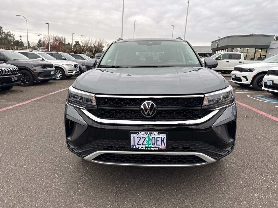 2024 Volkswagen Taos 1.5T SE - Image 2