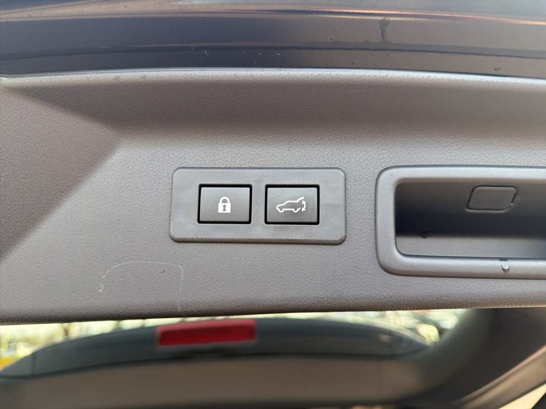 2025 Subaru Forester Limited - Image 22