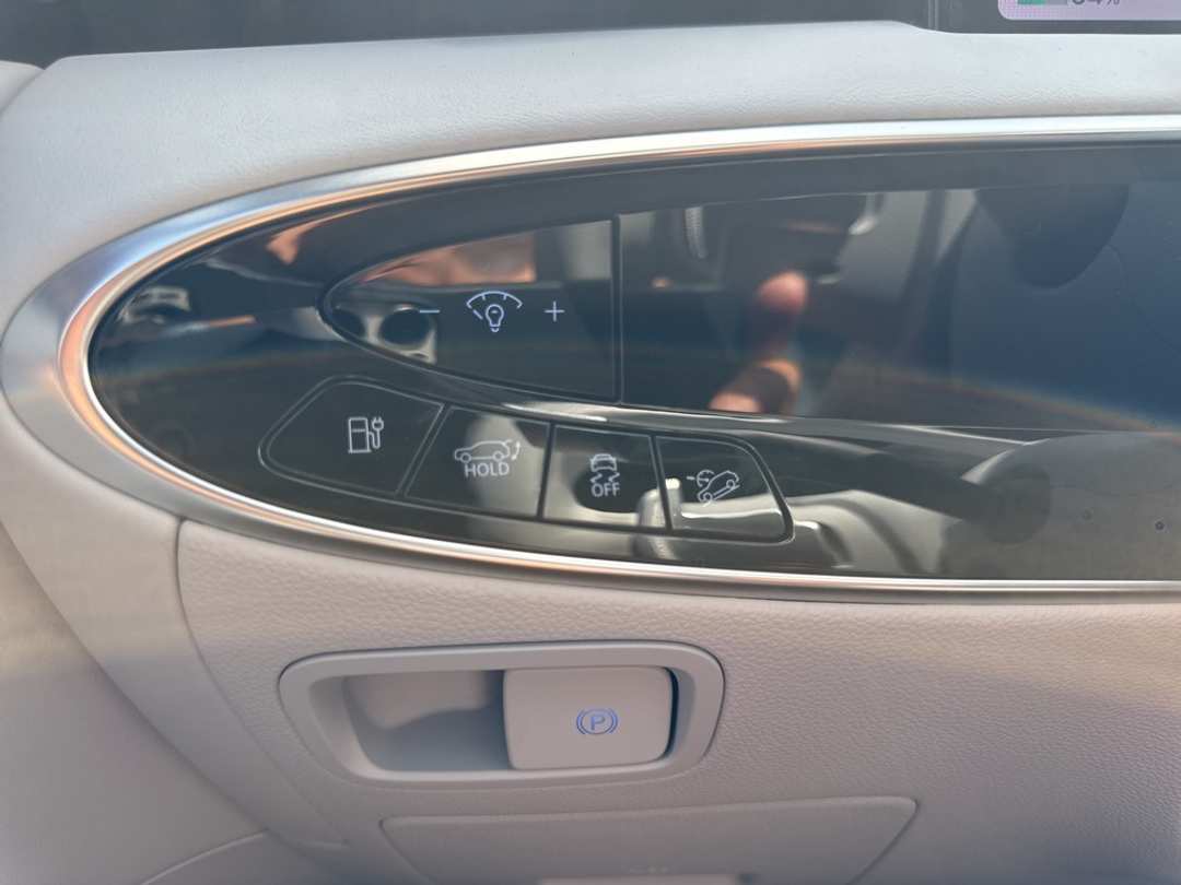 2026 Genesis Electrified Gv70 - Image 38