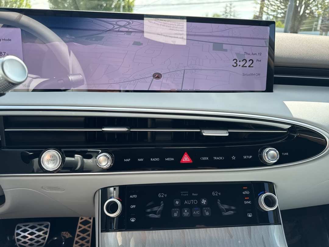 2026 Genesis Electrified Gv70 - Image 22