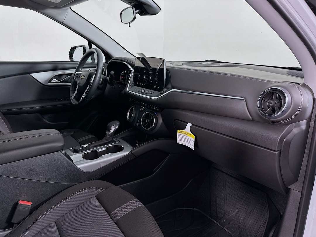 2025 Chevrolet Blazer LT - Image 30