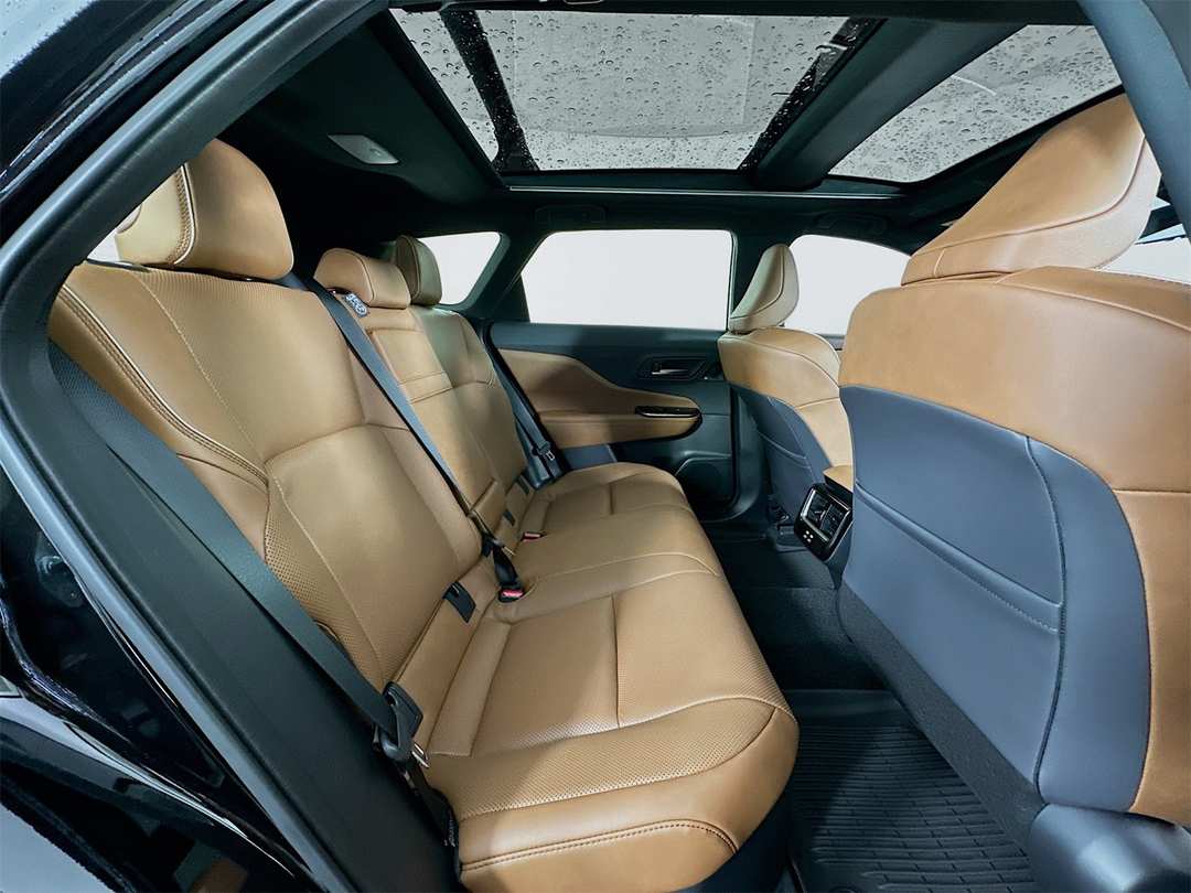 2025 Toyota Crown Signia Limited - Image 29