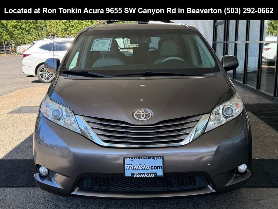 2011 Toyota Sienna XLE - Image 3