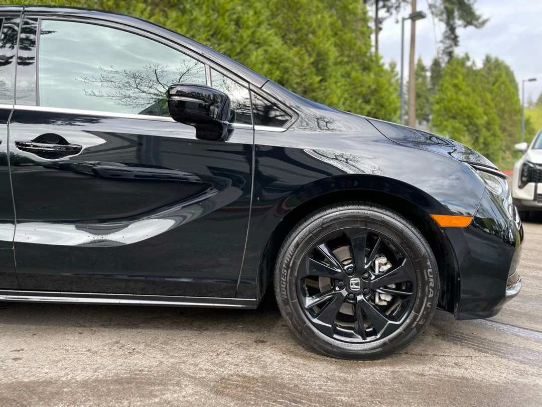 2023 Honda Odyssey Sport - Image 2