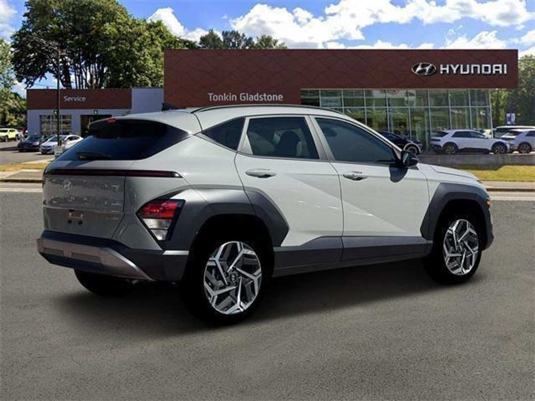 2026 Hyundai Kona SEL Premium - Image 5