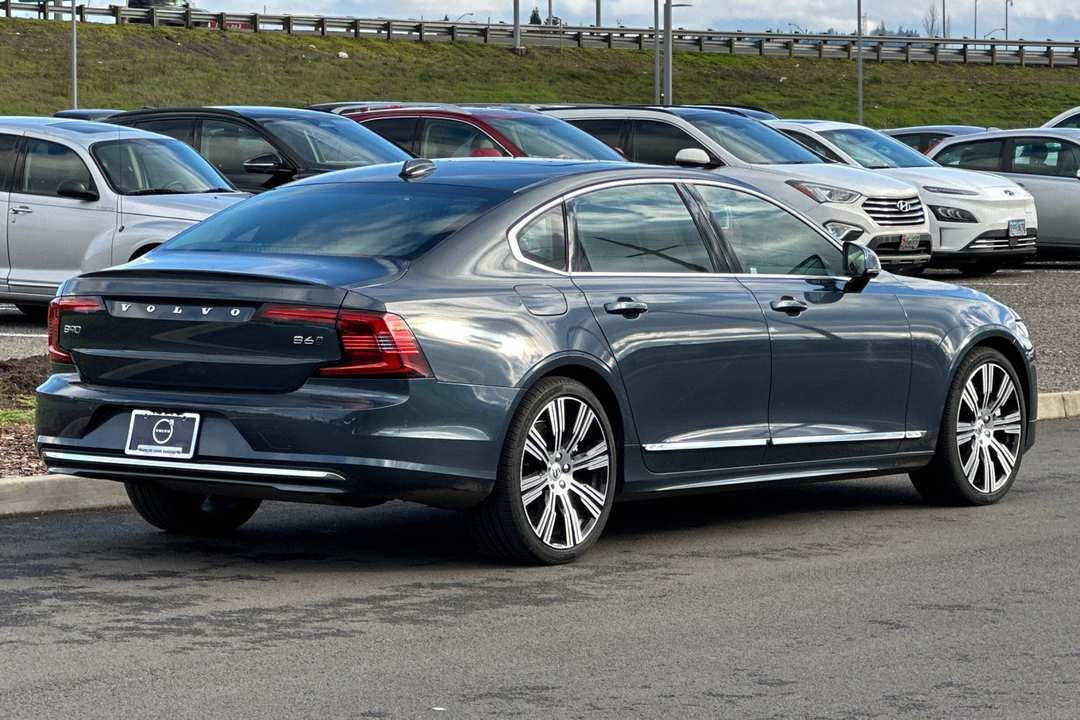 2025 Volvo S90 B6 Plus - Image 3