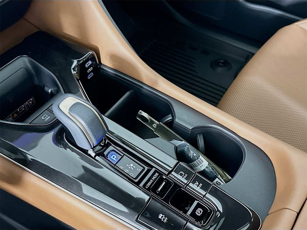 2026 Toyota Crown Signia Limited - Image 17