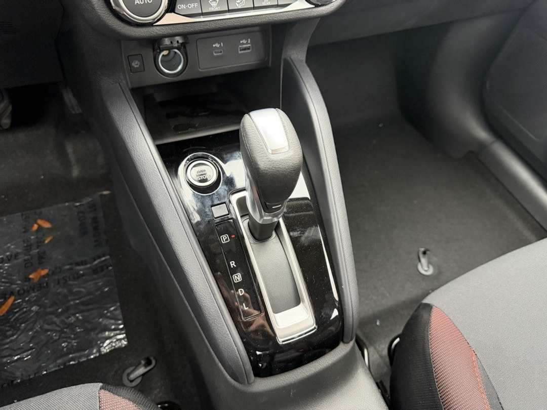 2025 Nissan Versa 1.6 SR - Image 23