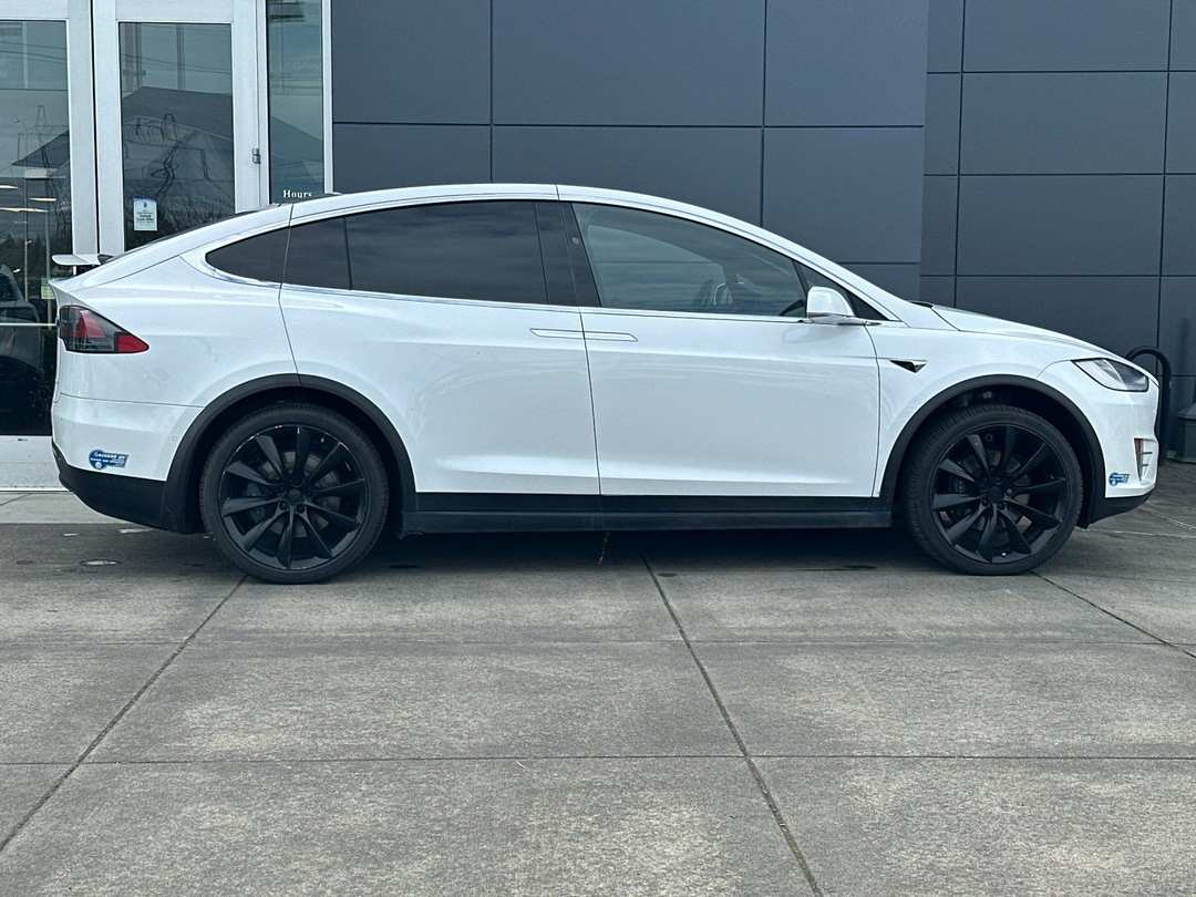 2020 Tesla Model X Long Range - Image 2