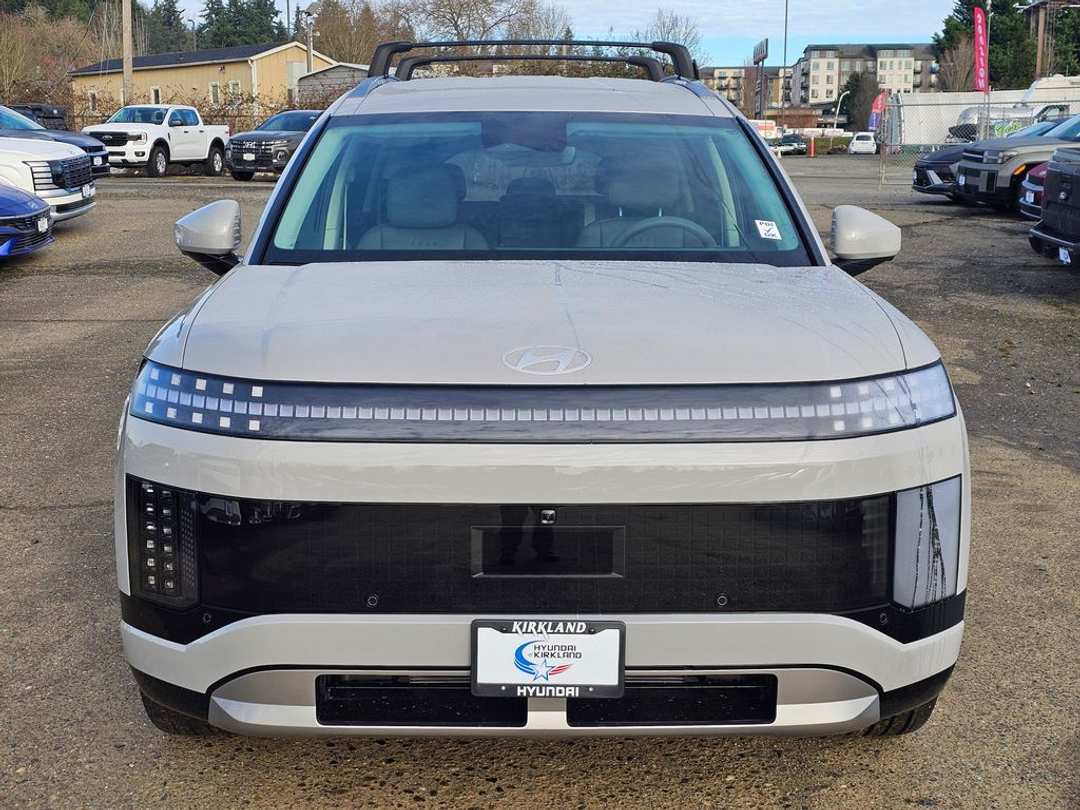 2026 Hyundai Ioniq 9 SEL - Image 2