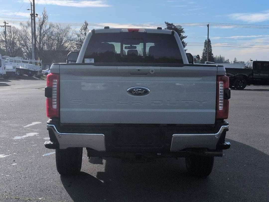 2026 Ford F-350Sd XLT - Image 3