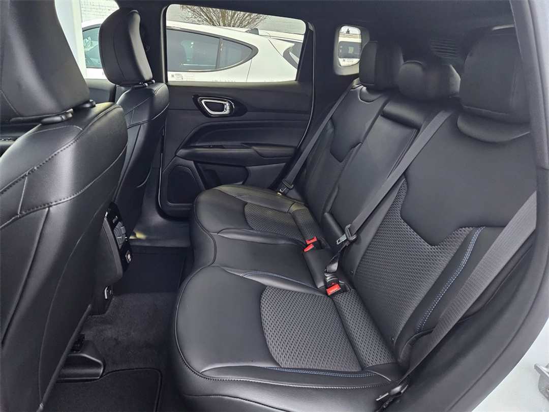 2026 Jeep Compass Latitude - Image 28