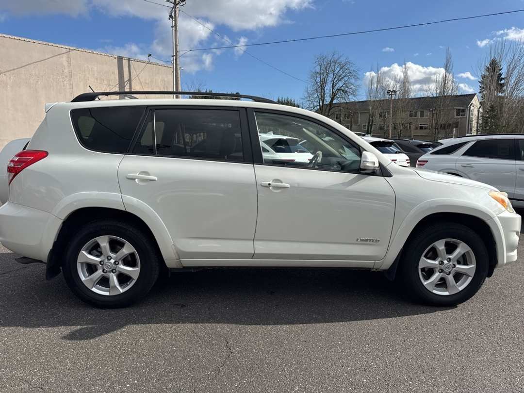 2009 Toyota Rav4 Limited - Image 8