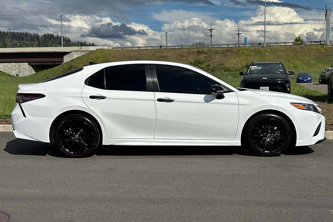 2020 Toyota Camry SE Nightshade - Image 2