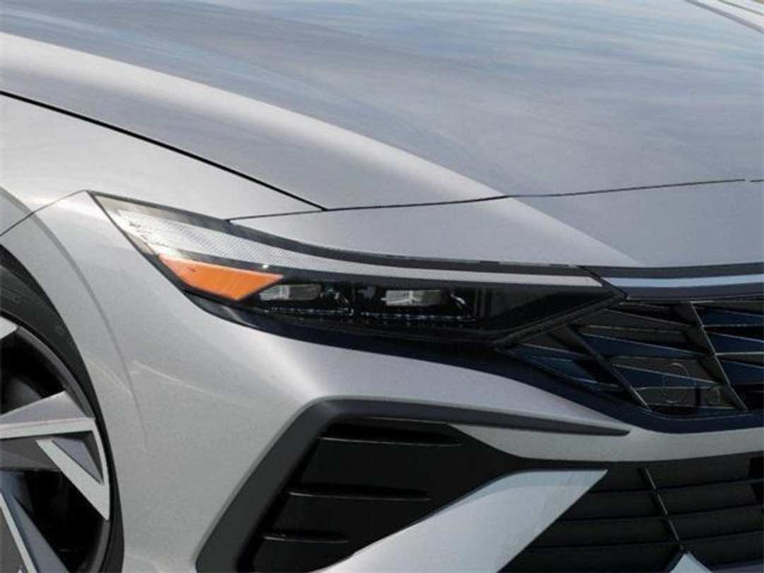 2026 Hyundai Elantra Limited - Image 9