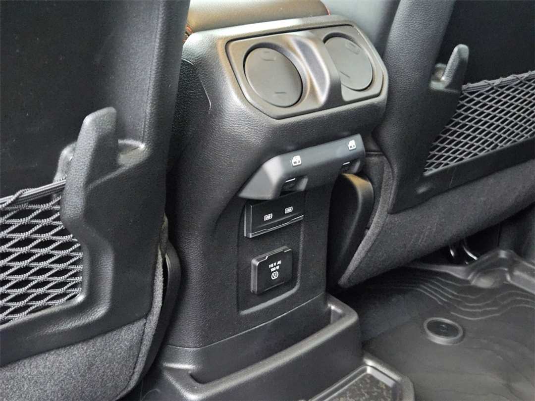 2026 Jeep Wrangler Rubicon X - Image 30