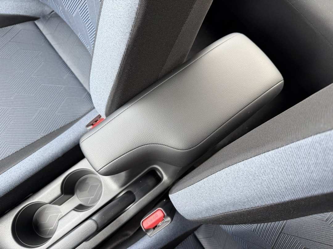 2025 Nissan Versa 1.6 SV - Image 29