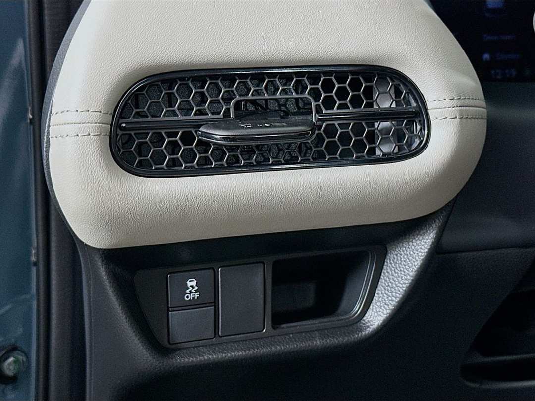 2025 Honda HR-V LX - Image 11