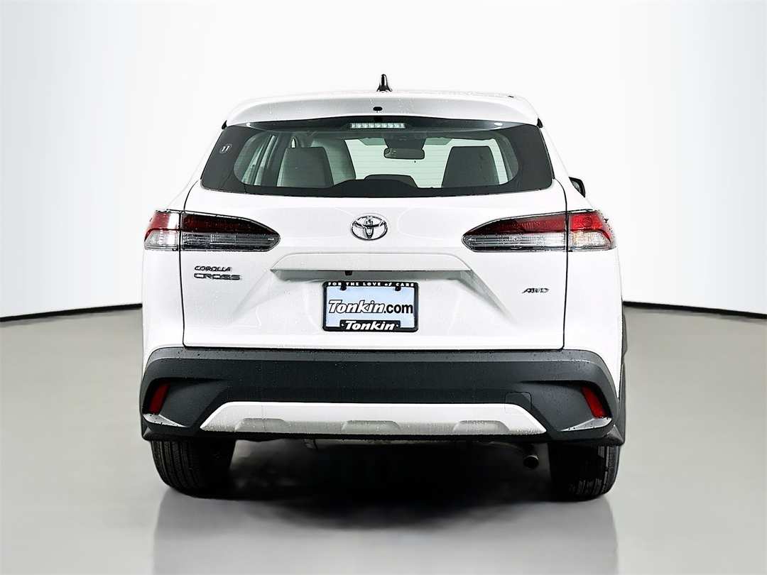 2026 Toyota Corolla Cross L - Image 6