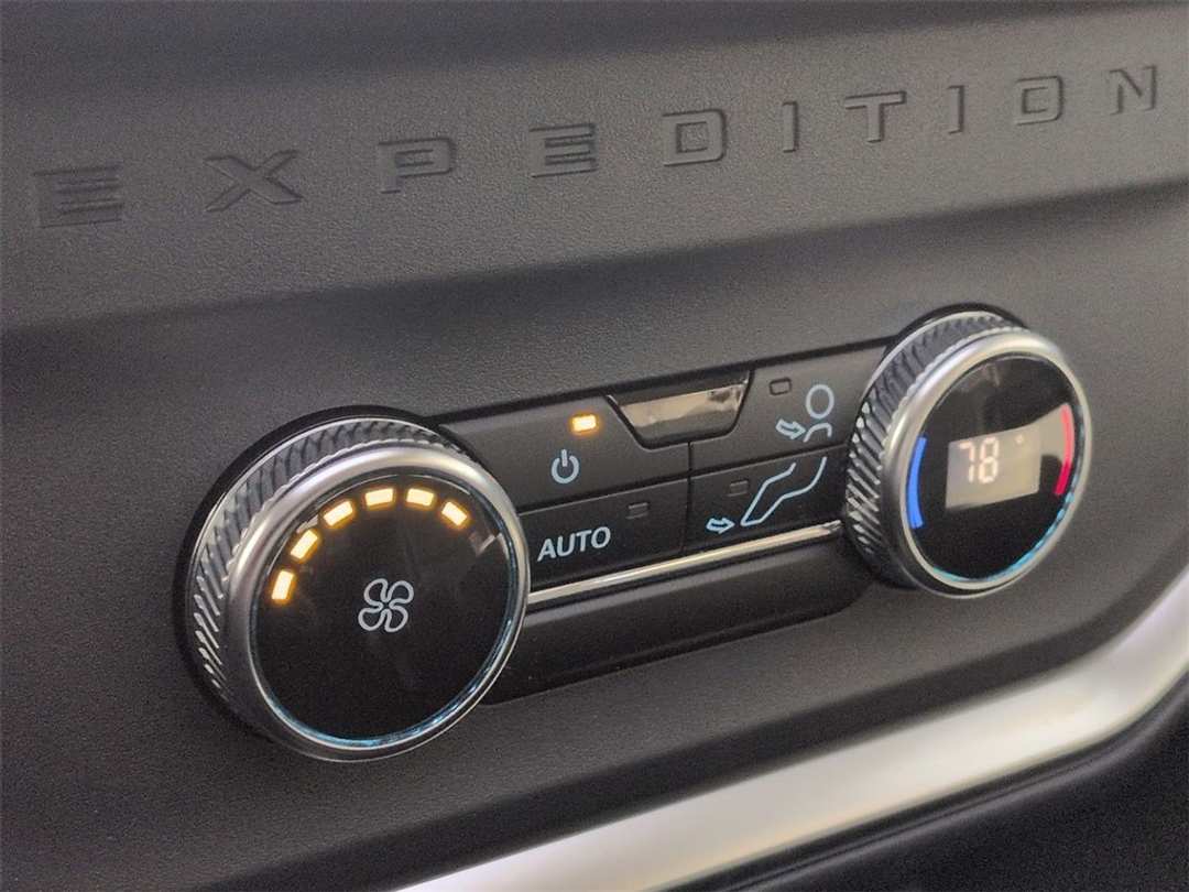 2026 Ford Expedition Max Active - Image 24