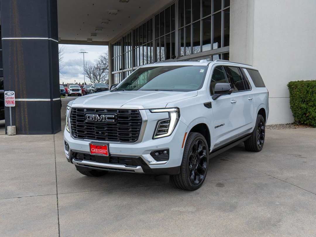 2026 GMC Yukon Xl Denali - Image 3