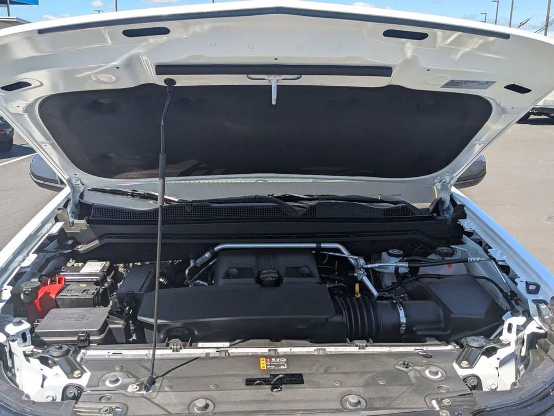 2025 Chevrolet Colorado Z71 - Image 29