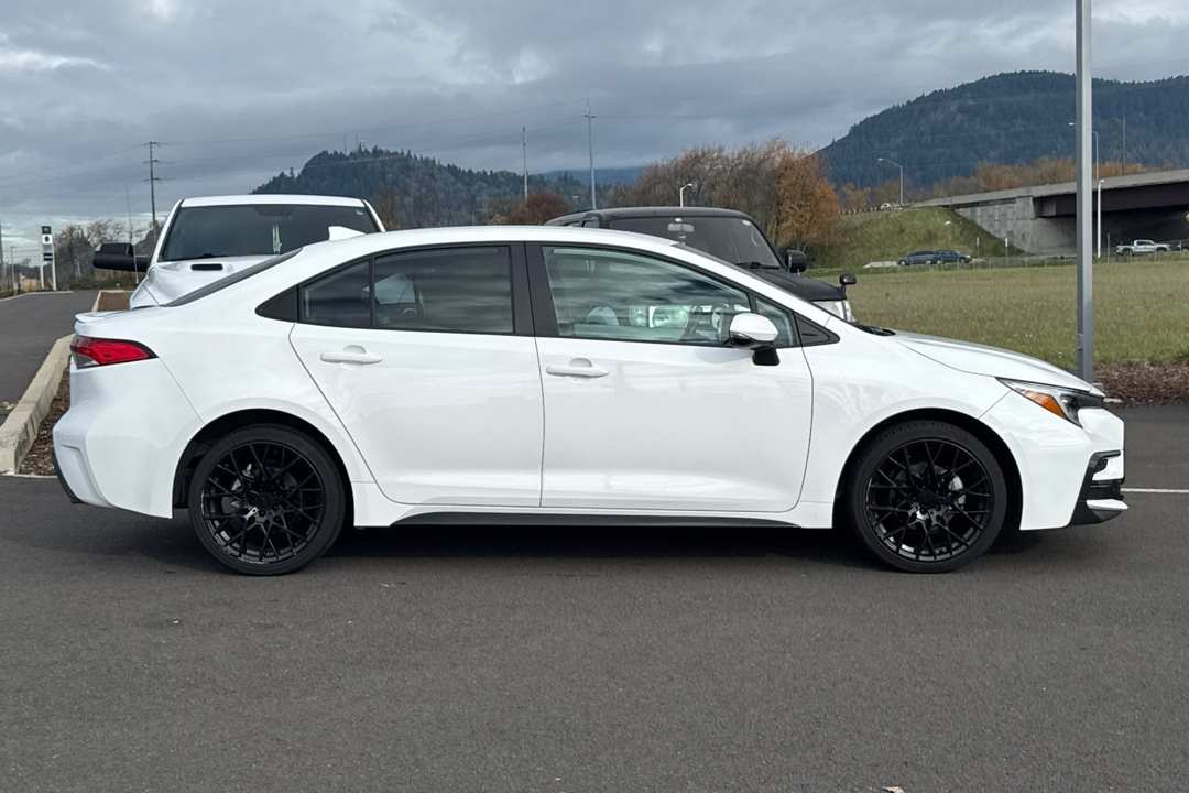 2023 Toyota Corolla SE - Image 2