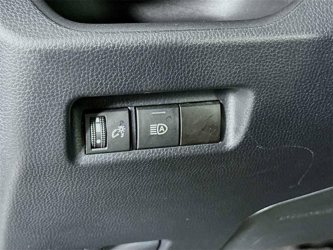 2024 Toyota Rav4 XLE - Image 10