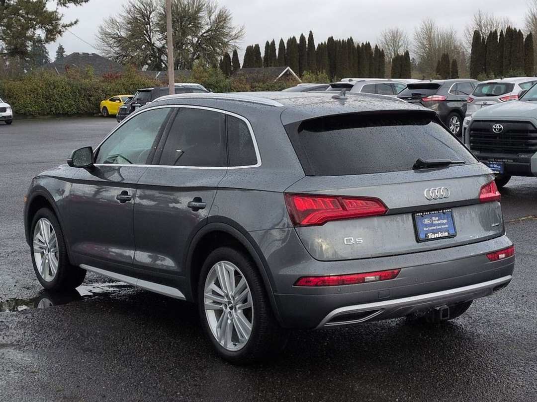 2020 Audi Q5 45 Premium Plus - Image 3