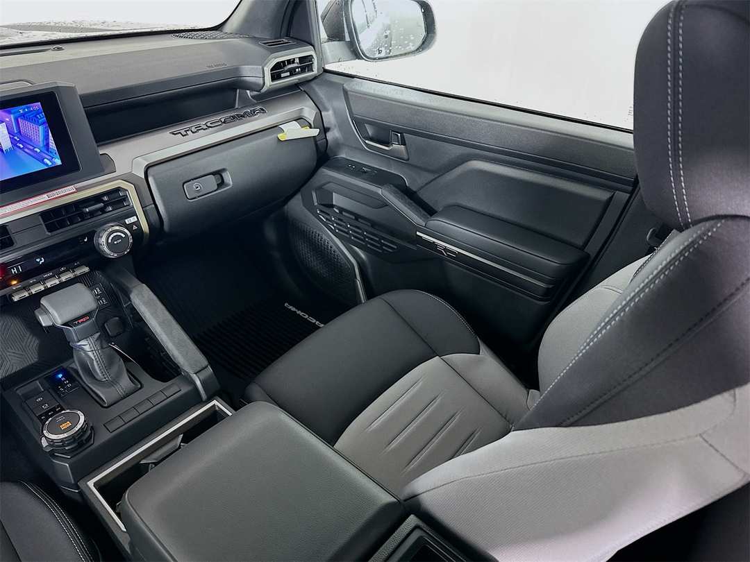 2025 Toyota Tacoma TRD Sport - Image 23