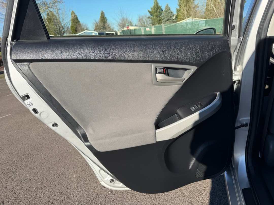 2015 Toyota Prius Two - Image 27