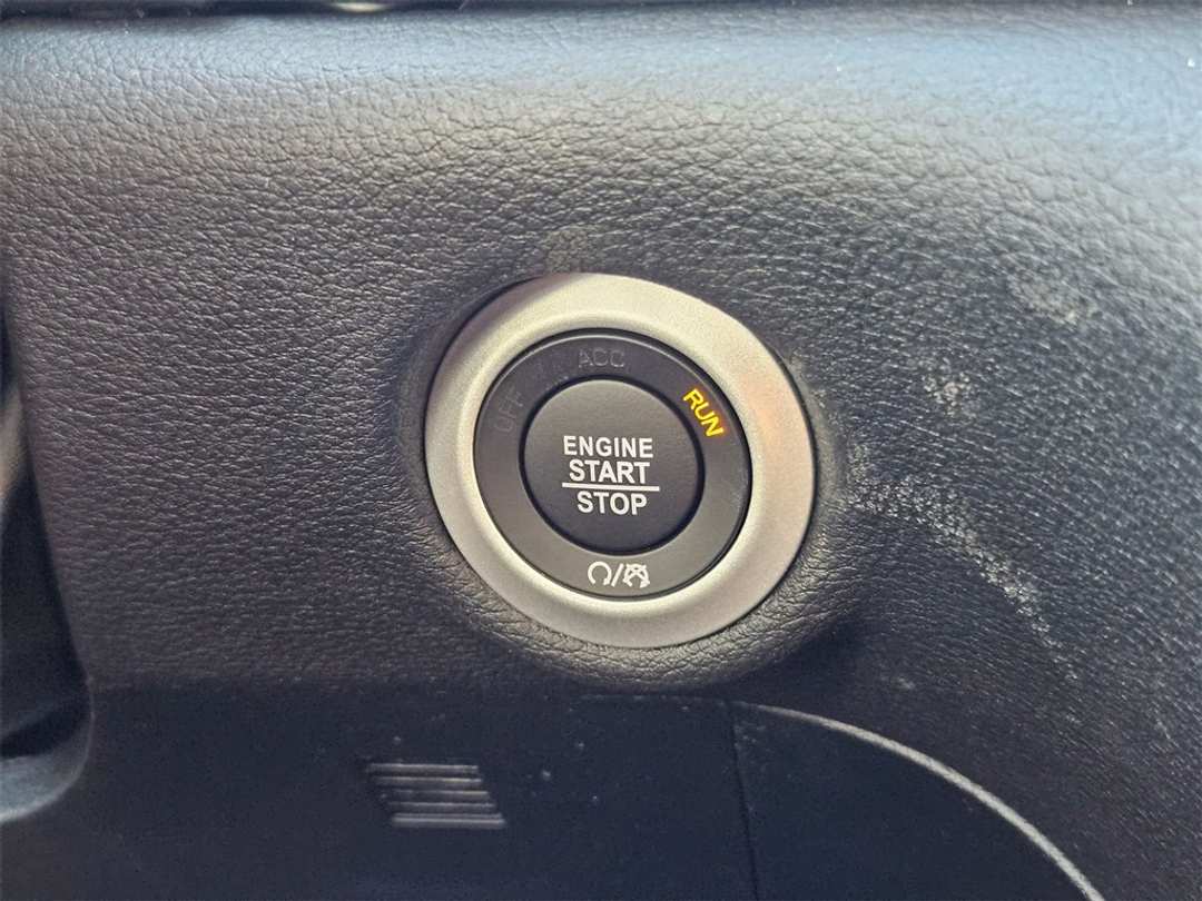 2026 Chrysler Pacifica Pinnacle - Image 17