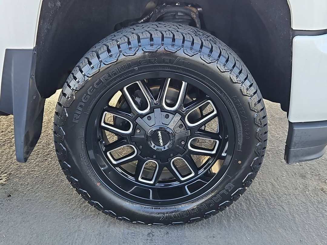 2017 Chevrolet Silverado 1500 High Country - Image 30