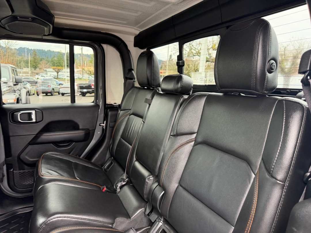 2023 Jeep Gladiator Mojave - Image 28