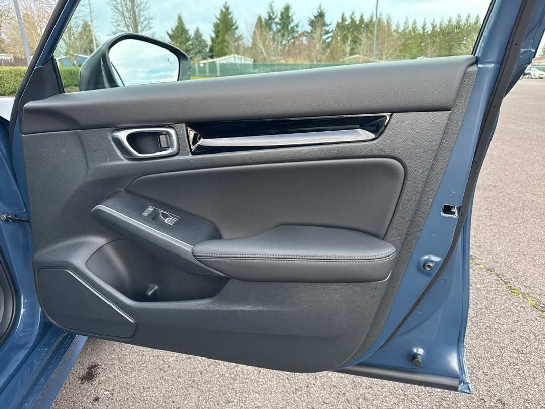 2026 Honda Civic Sport Touring - Image 19