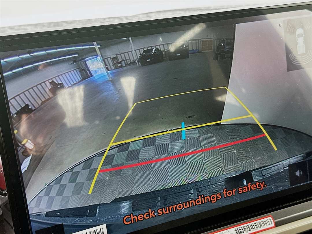 2025 Toyota Tacoma TRD Off Road - Image 14