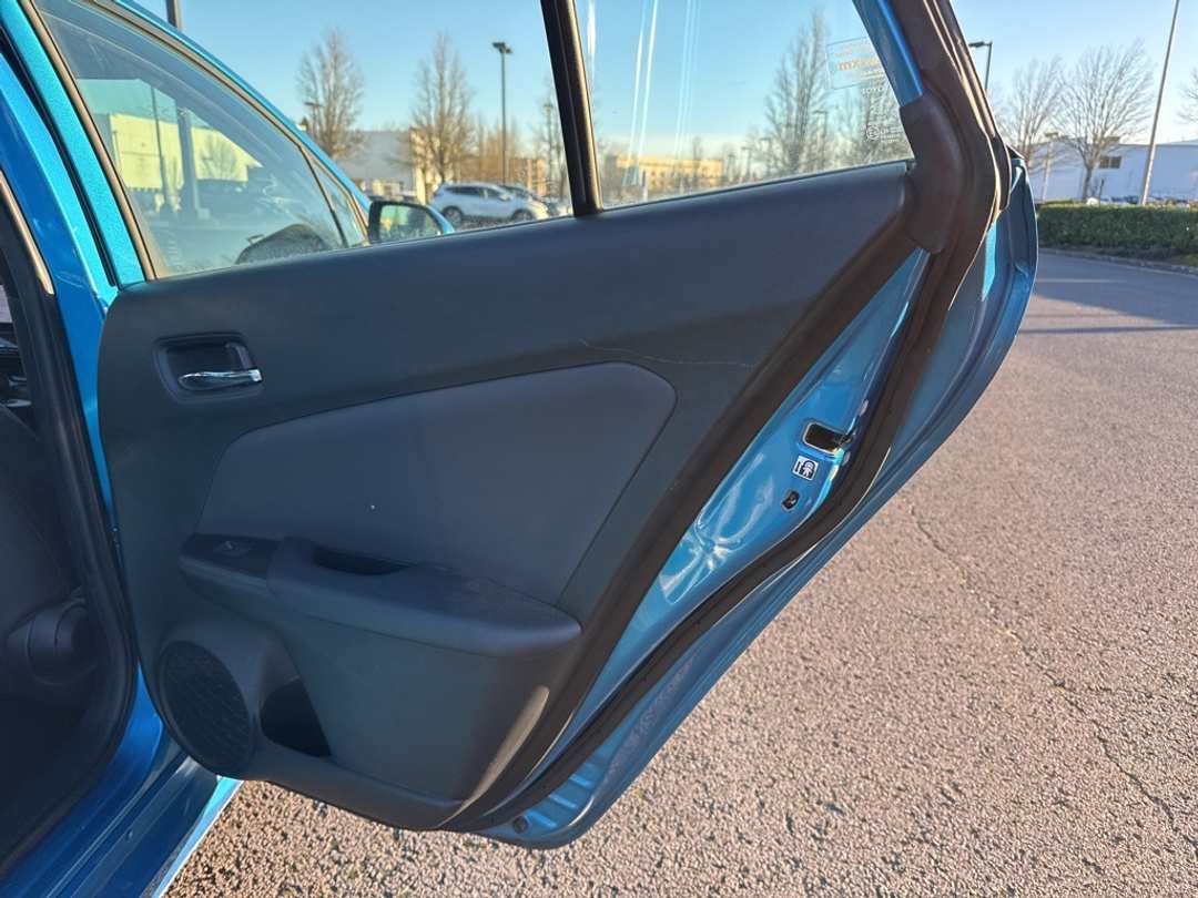 2021 Toyota Prius XLE AWDe - Image 23