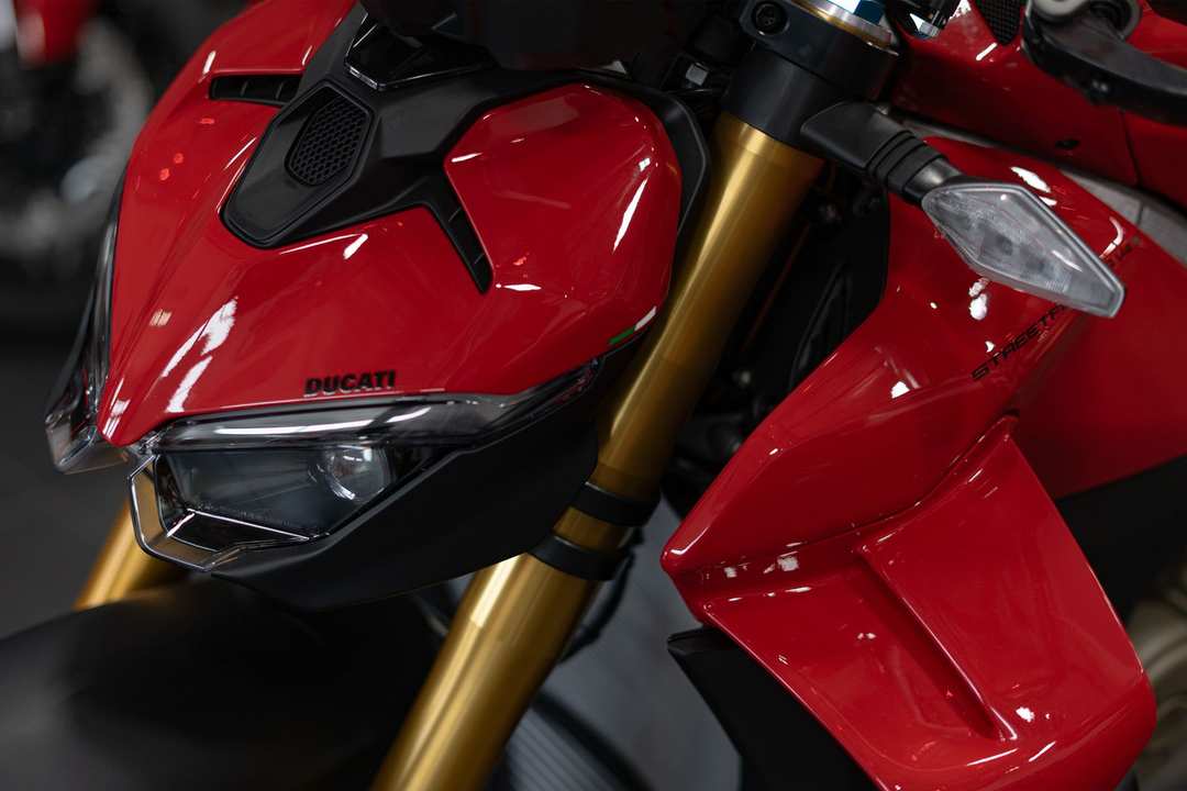 2026 Ducati Streetfighter V4 S - Image 2
