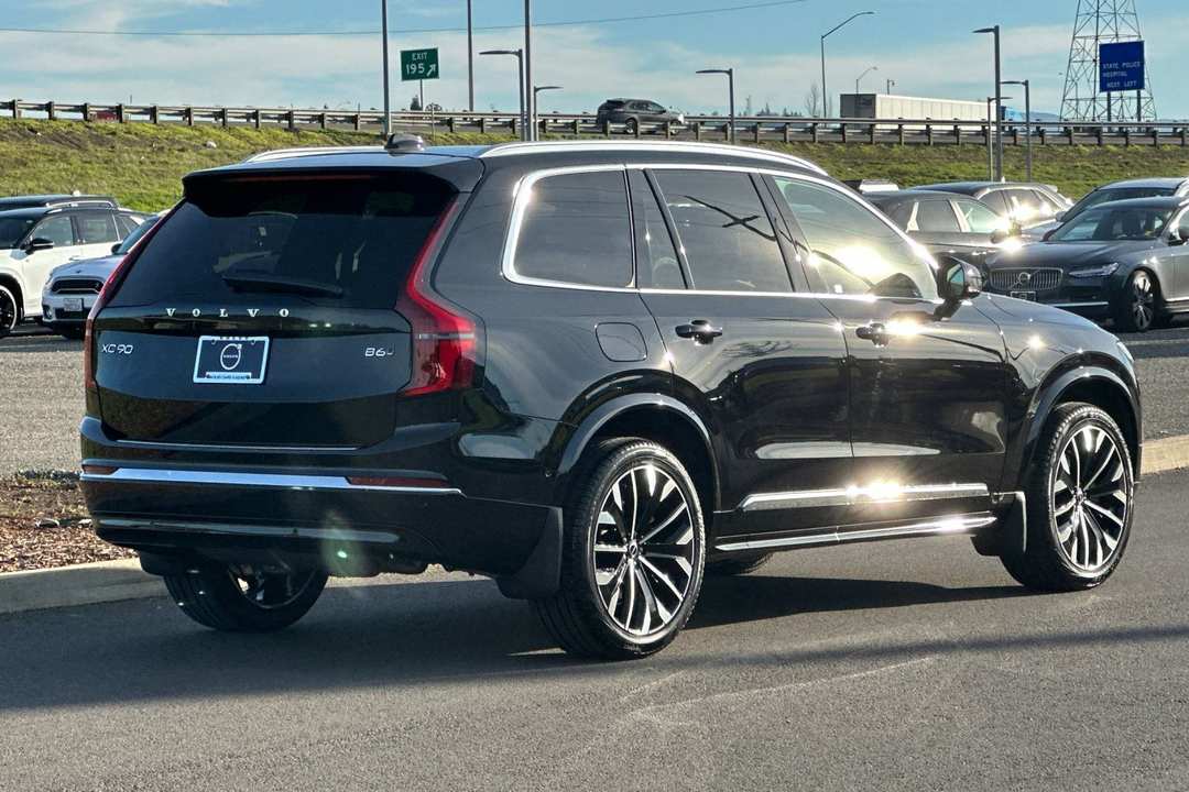 2026 Volvo Xc90 B6 Ultra - Image 3
