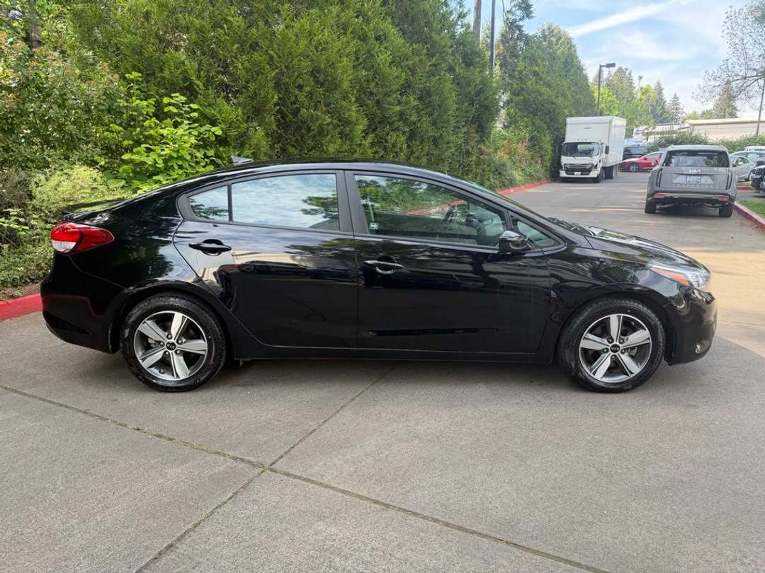 2018 Kia Forte S - Image 2