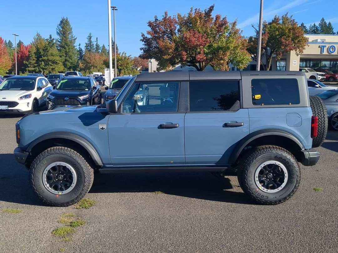 2025 Ford Bronco Big Bend - Image 2